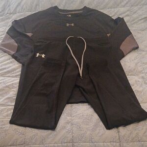 Under Armour Men's Black & Gray Performance Apparel Top Size M Bottom Size L